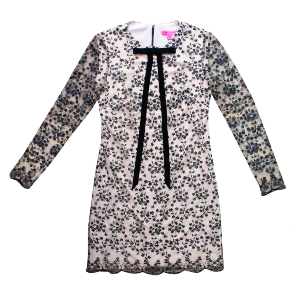 Women’s Betsey Johnson Nude / Black Lace Long Sleeve Bow Tie Shift Dress Size 4